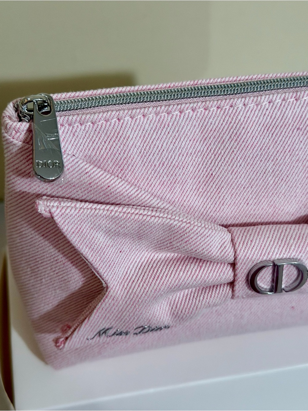 Dior Light Pink Canvas Bow Cosmetic Pouch - Picture 5 of 6